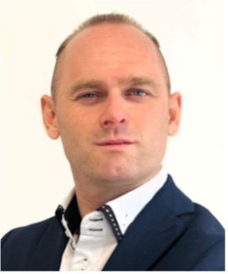 Agent de sécurité en uniforme professionnel