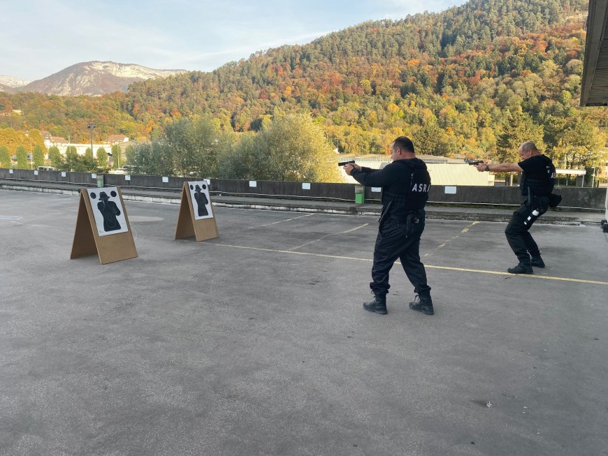 Entraînement au tir pour agents de sécurité privée en montagne.