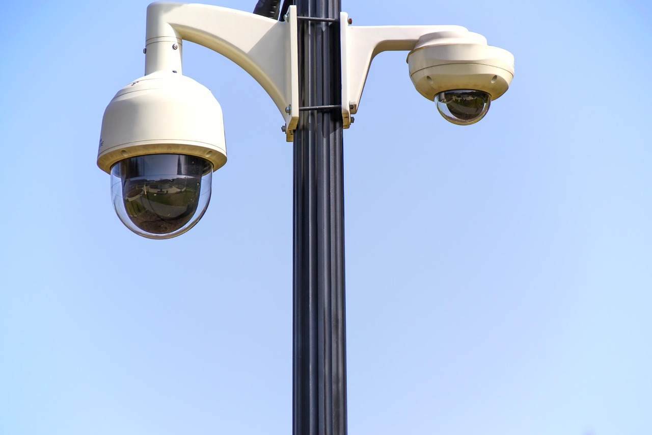 Surveillance par caméras de sécurité à Paris